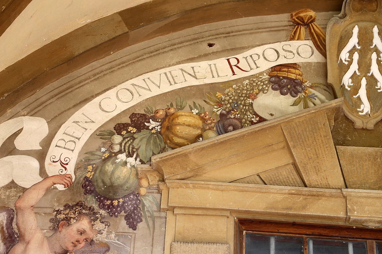 Villa Il Riposo dei Vecchietti - festone di frutta